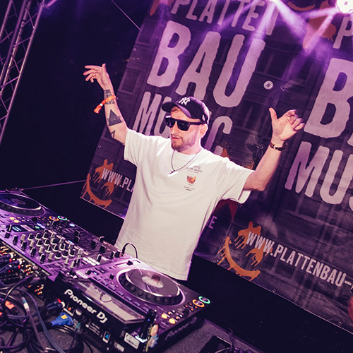 strandbad-gruenau-beach-festivals-artists-blondee