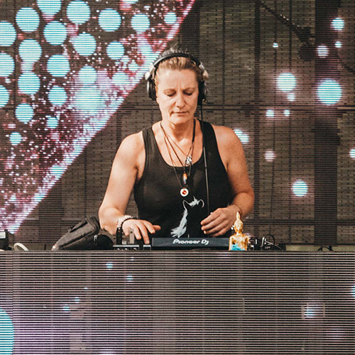 strandbad-gruenau-beach-festivals-artists-miss-roxy